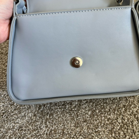 Steve Madden Purse Attachable Shoulder Strap Small Light Gray/Blue Button Chain - Picture 10 of 10